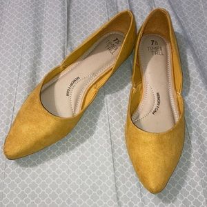 Size 7 1/2 Mustard Flats